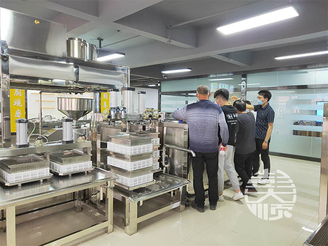 山东客户选择自动干豆腐机器，改变传统手工生产干豆腐